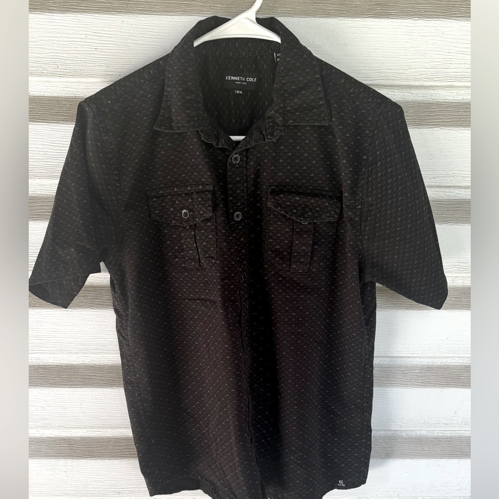 Kenneth Cole boys 14/16 button down short sleeve collared shirt with pockets